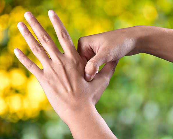 5 Acupressure Points That Can Promote Balance and Self-Healing
